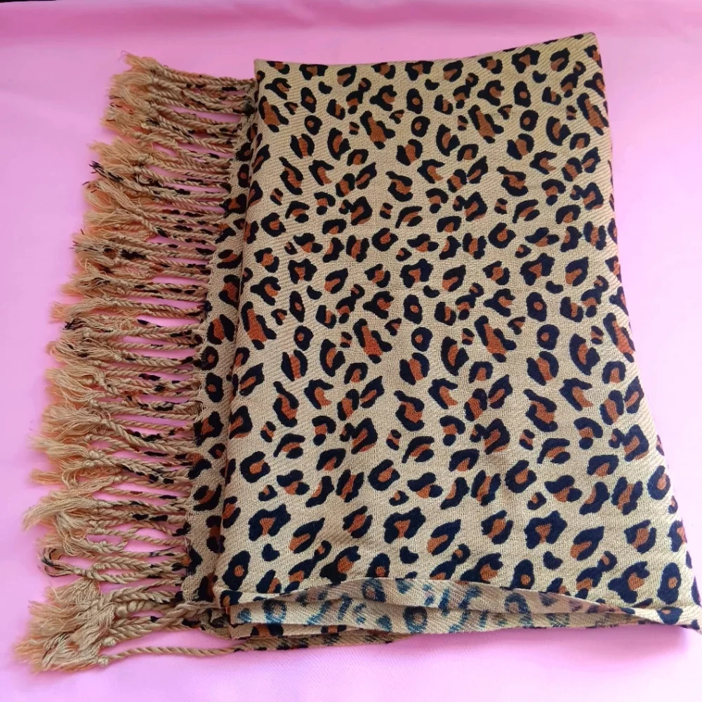NWT Animal print scarf Sarong Tassels Super Soft - Picture 2 of 6